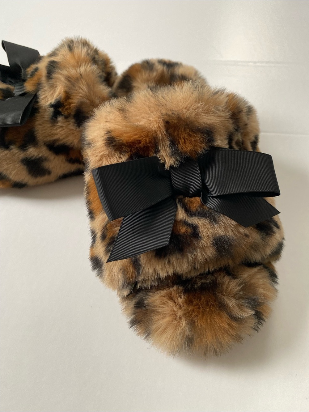 Anthropologie Leopard Print Faux Fur Bow Slippers in Brown and Black - Picture 2 of 6